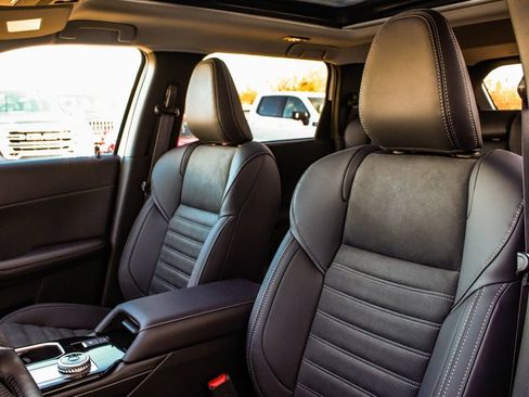 New 2026 Mitsubishi Outlander AWD image 32