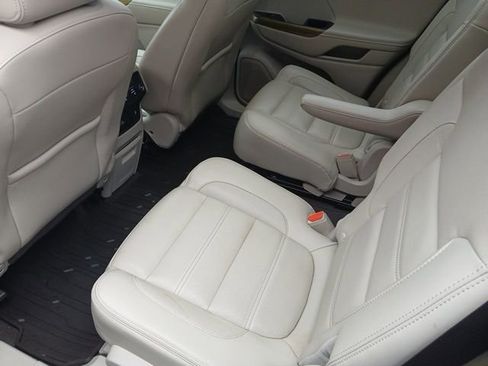 Used 2018 GMC Acadia Denali w/ Technology Package image 9