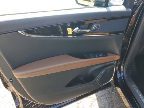 Certified 2023 Lincoln Nautilus Reserve w/ Monochromatic Package image 10