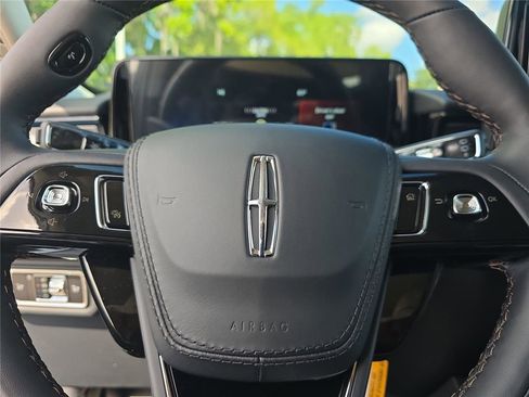 New 2026 Lincoln Aviator AWD image 22