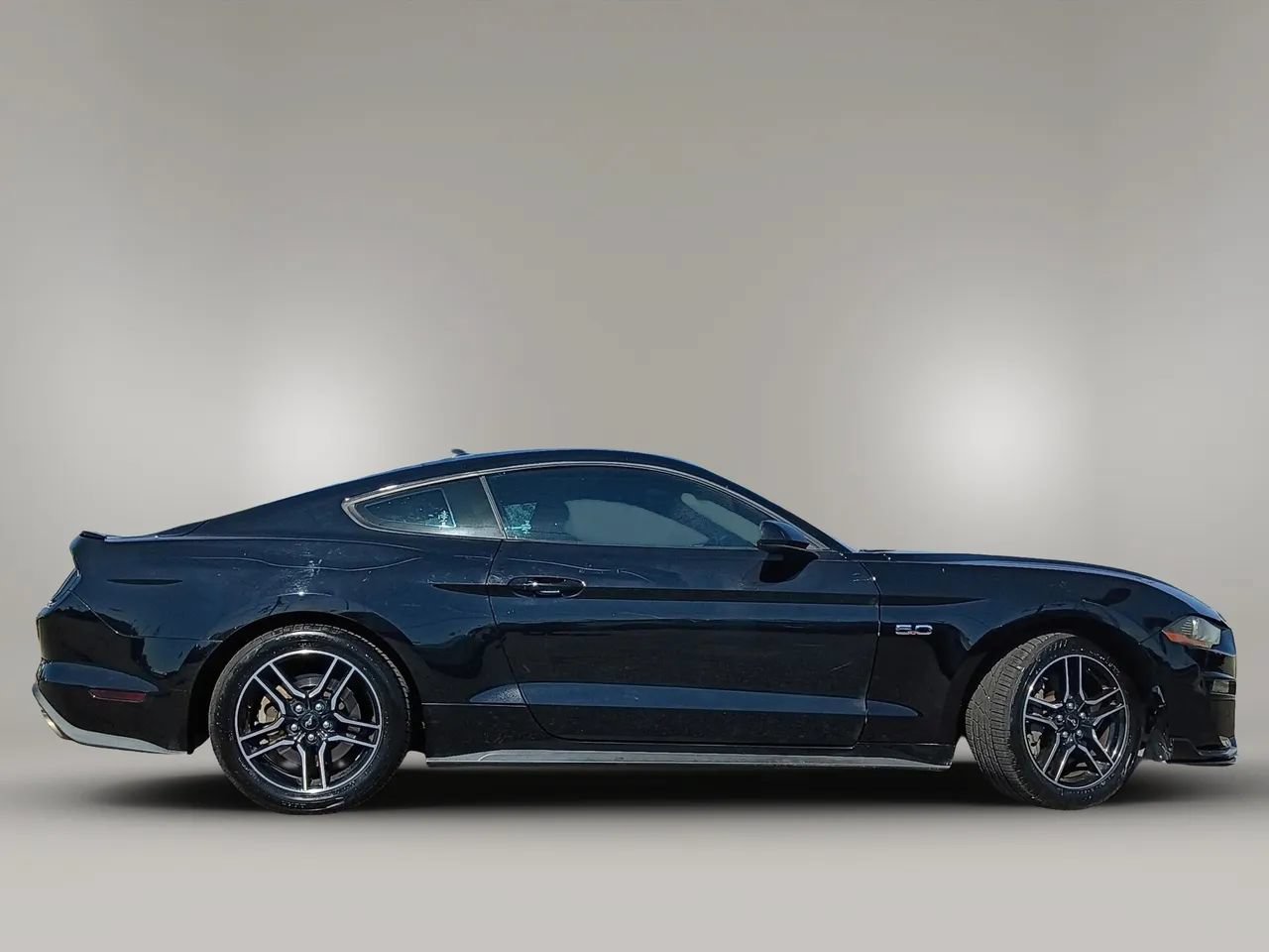 Used 2021 Ford Mustang GT RWD image 5