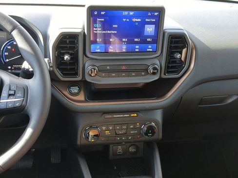 Used 2024 Ford Bronco Sport Outer Banks w/ Tech Package image 18