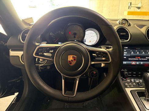 Certified 2025 Porsche 718 Boxster S RWD image 36