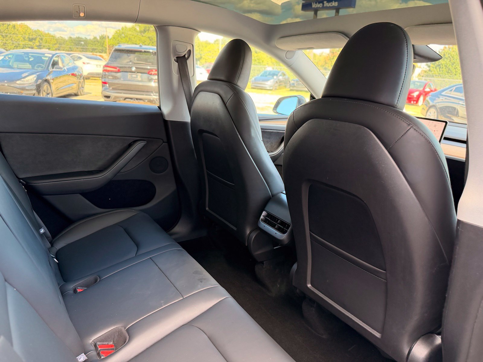 Used 2024 Tesla Model Y Long Range RWD image 23