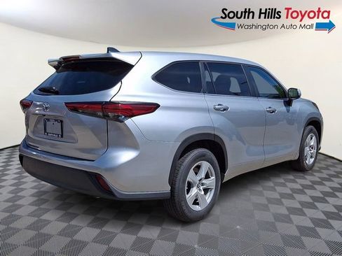 Used 2023 Toyota Highlander L FWD image 6