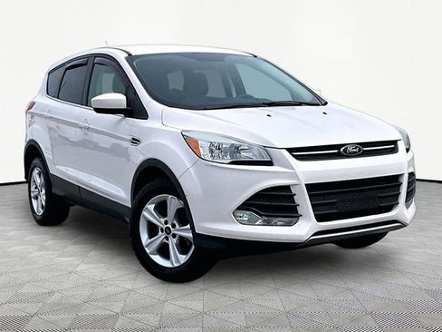 Used 2016 Ford Escape SE image 1