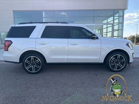 Used 2019 Ford Expedition Limited w/ Equipment Group 303A image 3
