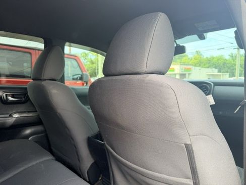 Used 2017 Toyota Tacoma TRD Sport w/ Tow Package AWD/4WD image 27