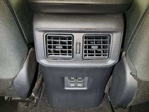 Used 2025 Toyota RAV4 XLE FWD image 22