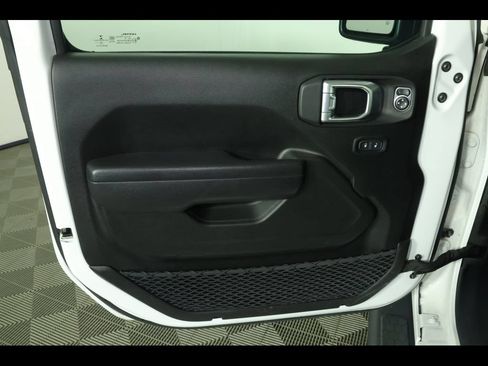 Used 2022 Jeep Wrangler Unlimited Sport w/ Sun And Sound Package AWD/4WD image 22