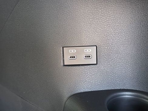 Used 2026 Toyota Sienna LE image 44