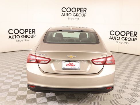 Used 2022 Chevrolet Malibu LT FWD image 21