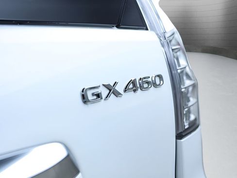 Used 2020 Lexus GX 460 Premium w/ Premium Package image 16
