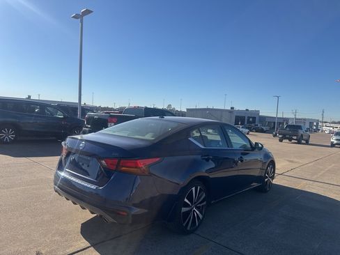 Certified 2021 Nissan Altima 2.5 SR w/ SR Premium Package image 14