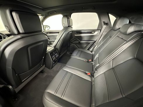 Certified 2026 Porsche Cayenne E-Hybrid AWD/4WD image 39