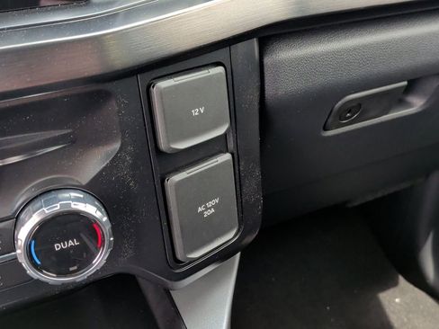 New 2026 Ford F250 Lariat w/ Black Appearance Package image 33