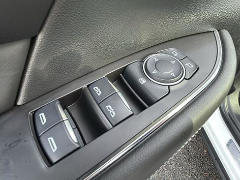 Certified 2025 Buick Envision Avenir image 11