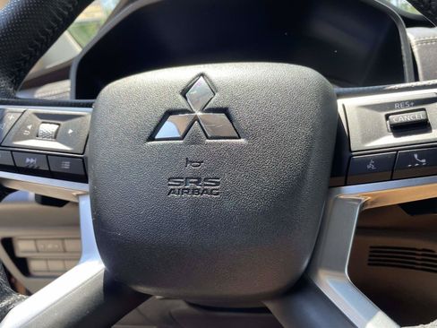 Used 2024 Mitsubishi Outlander SE FWD image 15