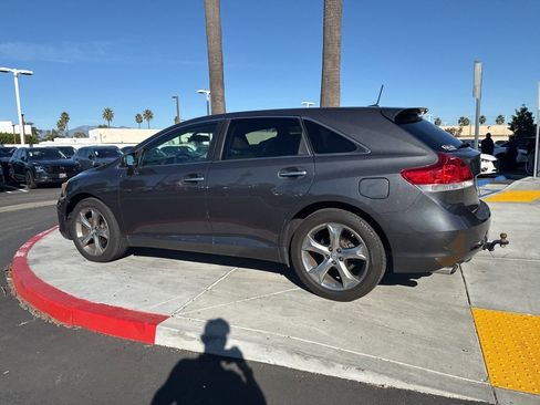 Used 2010 Toyota Venza AWD image 12