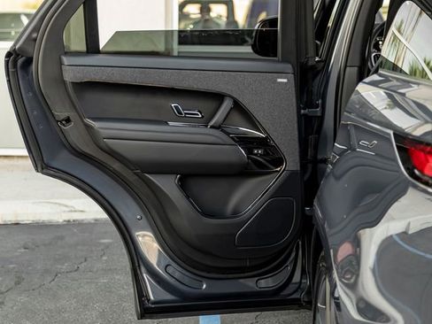 Used 2024 Land Rover Range Rover Sport SE image 20