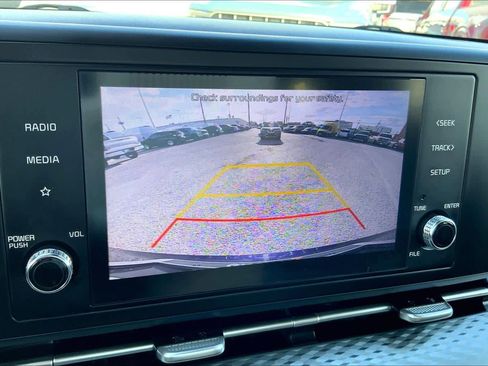 Used 2022 Kia Carnival LX image 26