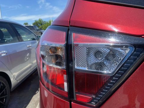 Used 2017 Ford Escape SE FWD image 11