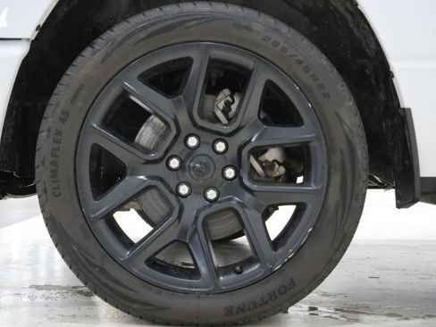 Used 2024 RAM 1500 Laramie AWD/4WD image 6