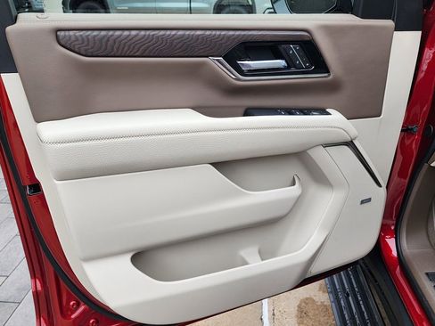 New 2026 GMC Yukon Denali w/ Denali Reserve Package AWD/4WD image 12