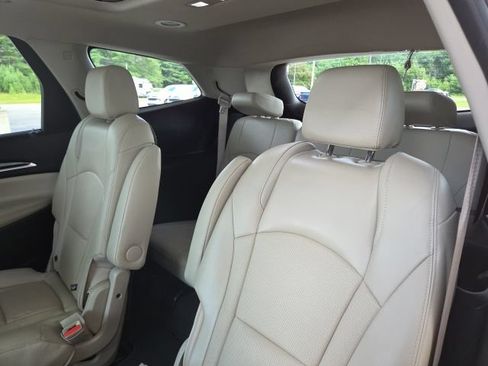 Used 2020 Buick Enclave Essence FWD image 21
