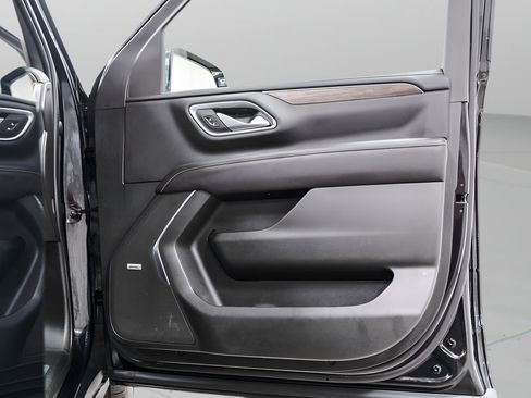 Used 2022 Chevrolet Tahoe Premier AWD/4WD image 37