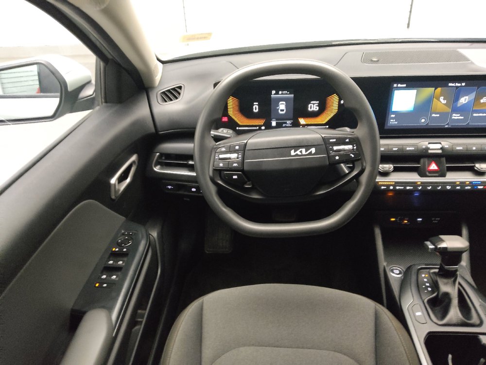 Used 2025 Kia K4 FWD image 22