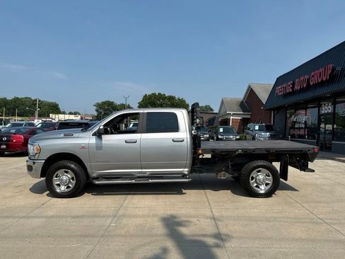 Used 2022 RAM 2500 Big Horn AWD/4WD image 3