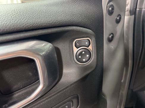 Used 2023 Jeep Wrangler Unlimited Sahara image 21