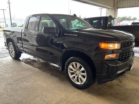 Used 2019 Chevrolet Silverado 1500 Custom w/ Custom Value Package AWD/4WD image 5