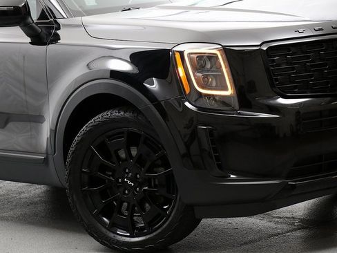 Used 2022 Kia Telluride EX w/ EX Premium Package image 3