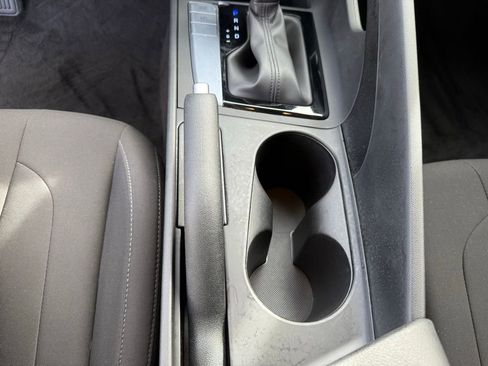 Certified 2024 Hyundai Elantra SEL image 20