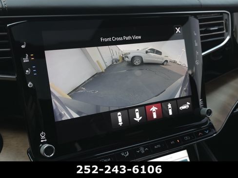 Used 2023 Jeep Grand Wagoneer Series III AWD/4WD image 24