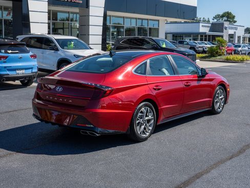 Used 2023 Hyundai Sonata SEL w/ Convenience Package image 3