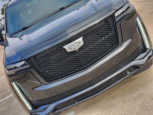 Used 2021 Cadillac Escalade Sport w/ Driver Assist Tech Package image 14