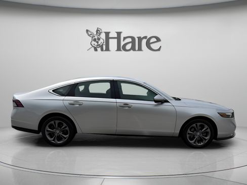Used 2024 Honda Accord EX image 6