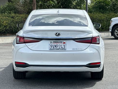 Used 2025 Lexus ES 300h w/ Premium Package FWD image 11