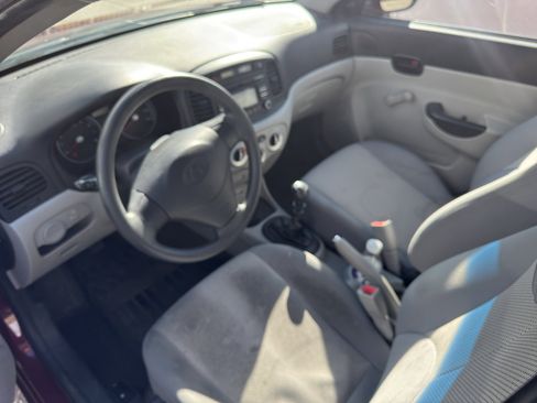 Used 2010 Hyundai Accent GLS image 6