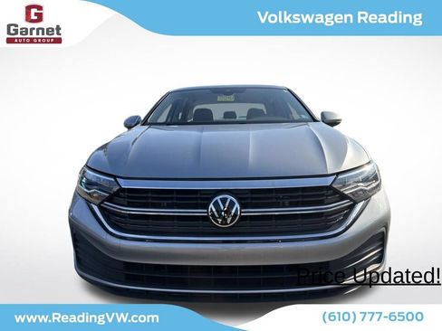 Certified 2023 Volkswagen Jetta SE FWD image 8