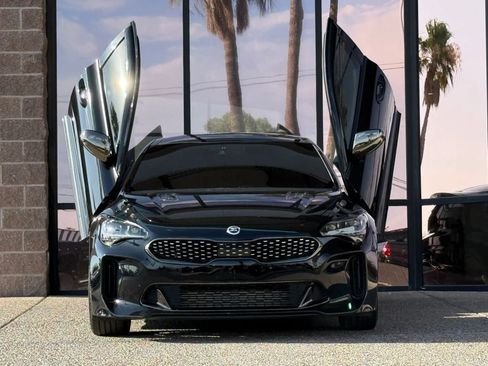Used 2020 Kia Stinger GT1 RWD image 34