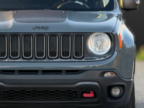 Used 2017 Jeep Renegade Trailhawk AWD/4WD image 12