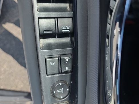 Used 2017 Honda HR-V LX image 12