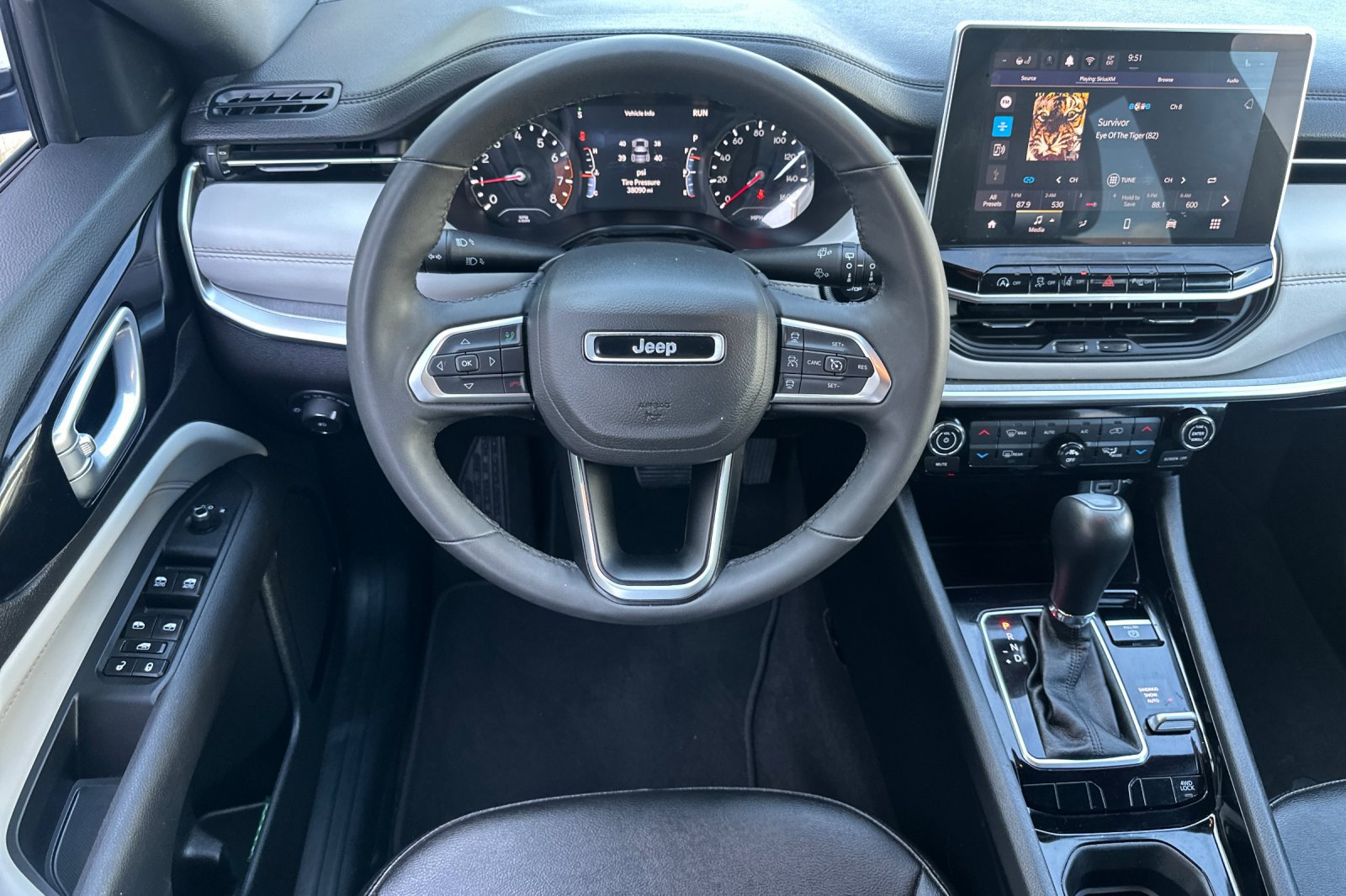 Used 2025 Jeep Compass Limited AWD/4WD image 15