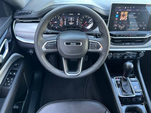 Used 2025 Jeep Compass Limited AWD/4WD image 15