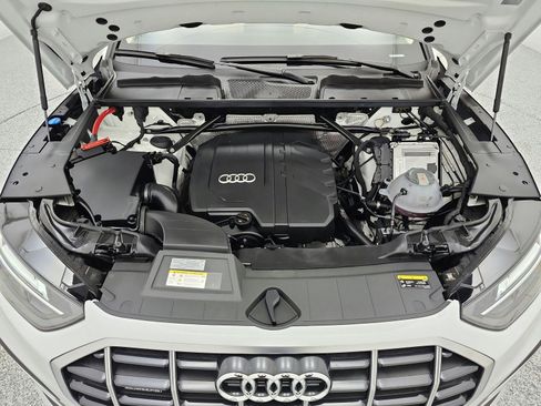 Used 2023 Audi Q5 2.0T Premium w/ Convenience Package AWD/4WD image 16