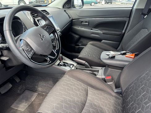 Used 2025 Mitsubishi Outlander Sport AWD image 3